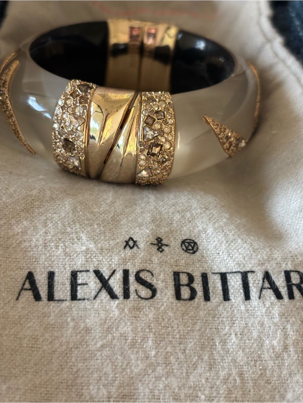 New Authentic Alexis Bittar Crystal White Lucite Hinged Bangle Bracelet